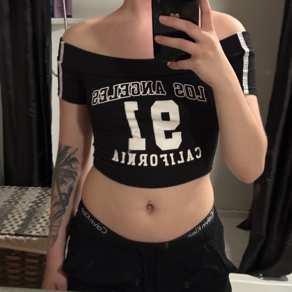 Black Off-Shoulder Los Angeles 91 Top